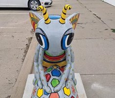 bee sculpture