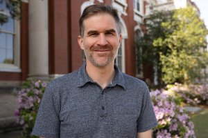Geoff Williams - Director of New auburn Bee Center