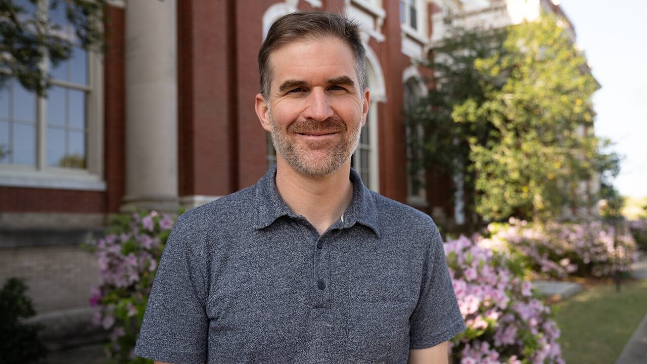 Geoff Williams - Director of New auburn Bee Center